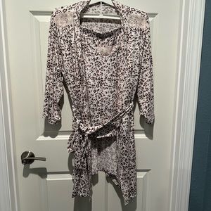 Tahari woman’s 3 piece PJ Set.